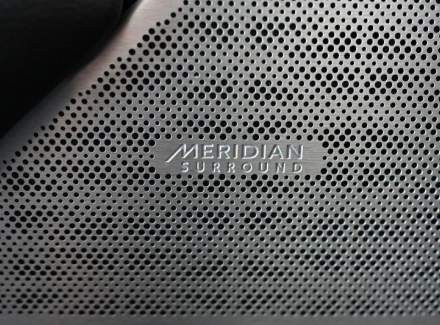 Land Rover - Range Rover Velar