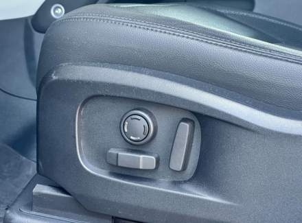 Land Rover - Defender