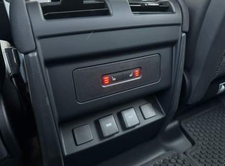 Land Rover - Defender