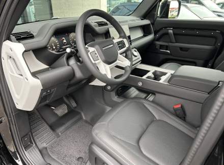 Land Rover - Defender