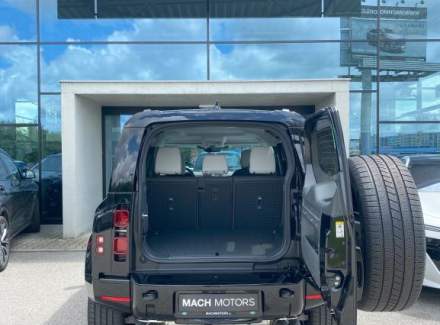 Land Rover - Defender
