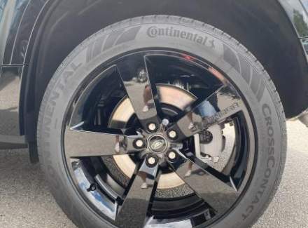 Land Rover - Defender