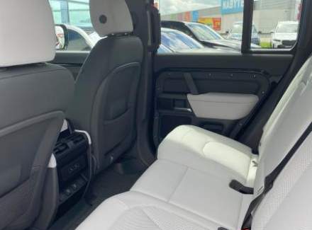 Land Rover - Defender