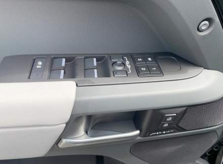 Land Rover - Defender