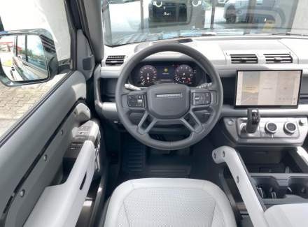 Land Rover - Defender