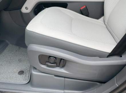 Land Rover - Defender