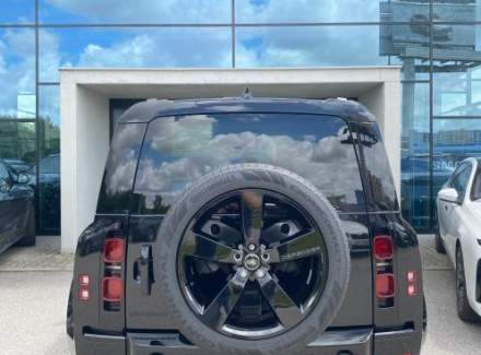Land Rover - Defender