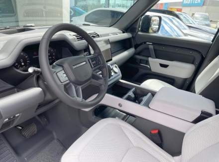 Land Rover - Defender