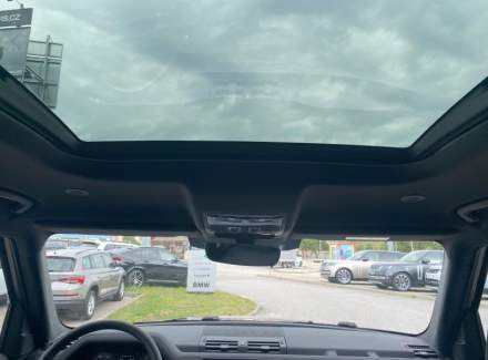 Land Rover - Defender