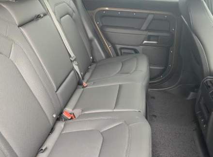 Land Rover - Defender