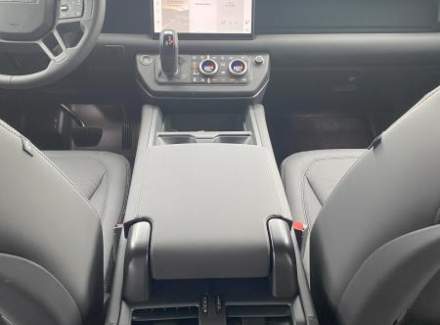 Land Rover - Defender