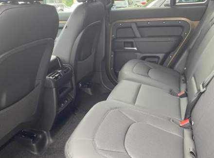 Land Rover - Defender