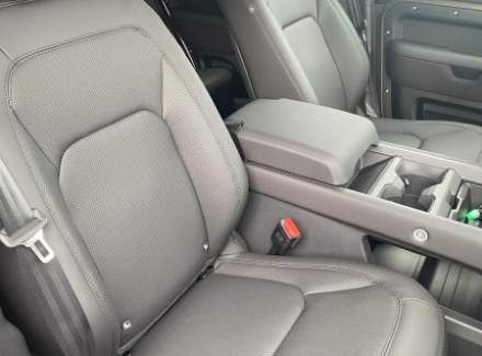 Land Rover - Defender