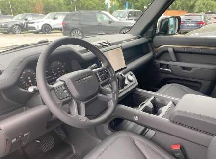 Land Rover - Defender