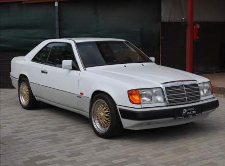 Mercedes-Benz - 200