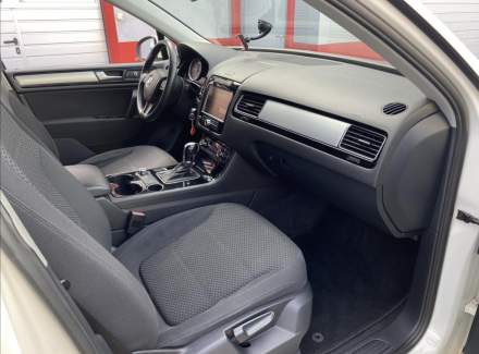 Volkswagen - Touareg