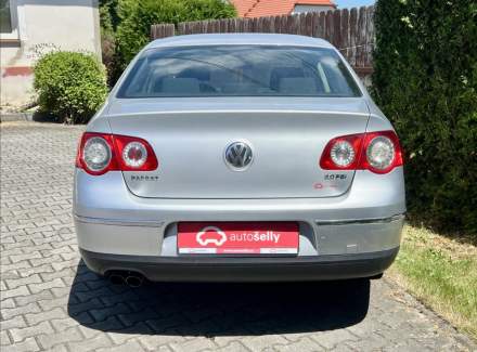 Volkswagen - Passat