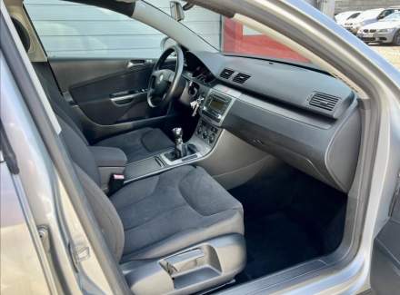 Volkswagen - Passat