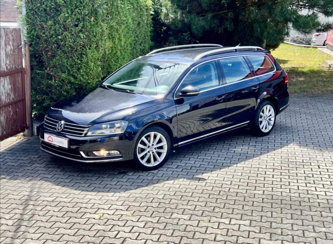 Volkswagen - Passat
