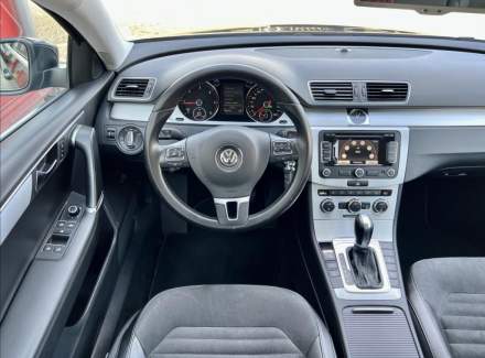 Volkswagen - Passat