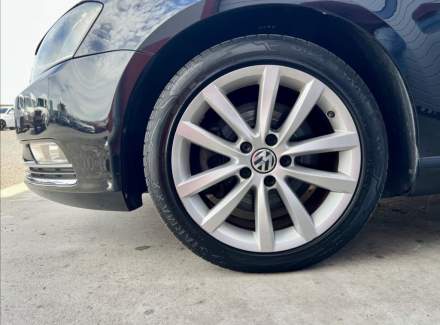 Volkswagen - Passat