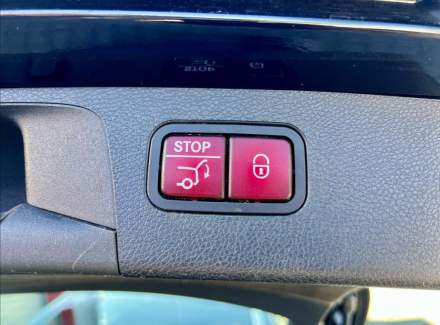 Mercedes-Benz - E-class