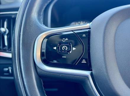 Volvo - V90
