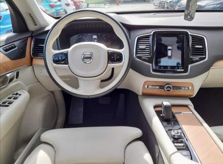 Volvo - XC90