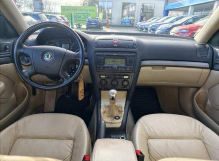 Škoda - Octavia