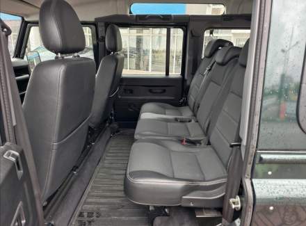 Land Rover - Defender