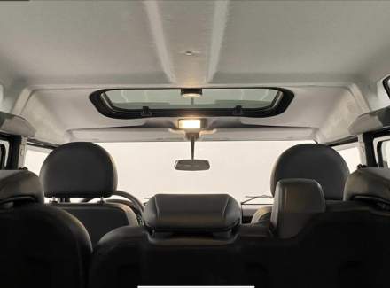 Land Rover - Defender