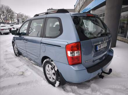 Kia - Carnival