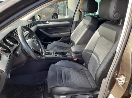 Volkswagen - Passat