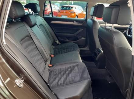 Volkswagen - Passat