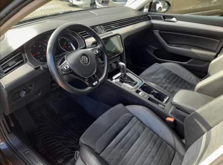 Volkswagen - Passat