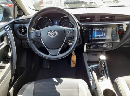 Toyota - Auris