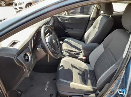 Toyota - Auris