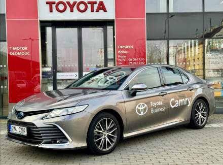 Toyota - Camry