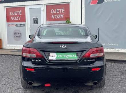 Lexus - IS