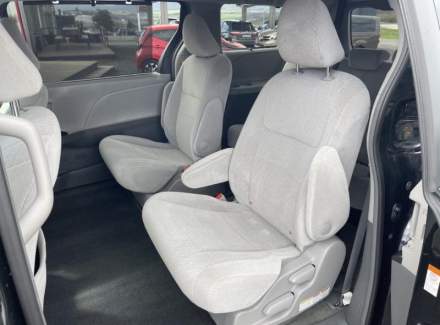 Toyota - Sienna
