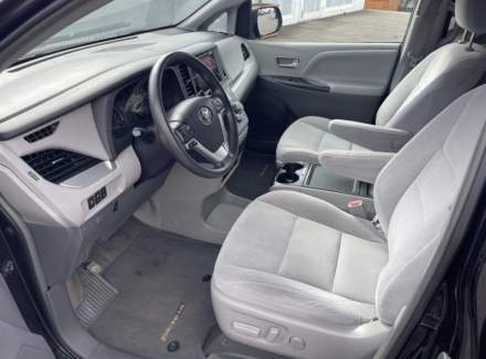 Toyota - Sienna