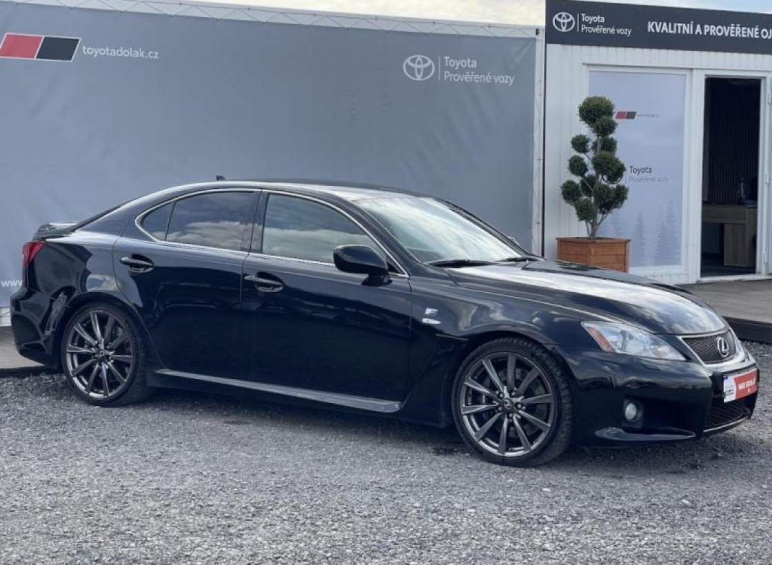 Lexus - IS