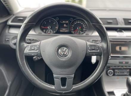 Volkswagen - Passat
