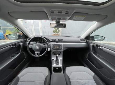 Volkswagen - Passat