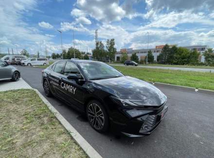 Toyota - Camry