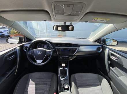 Toyota - Auris