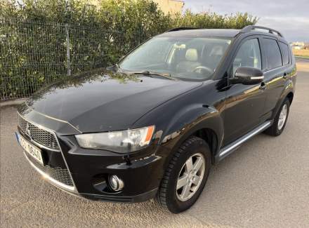 Mitsubishi - Outlander
