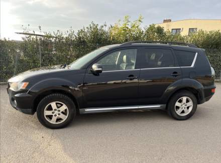 Mitsubishi - Outlander