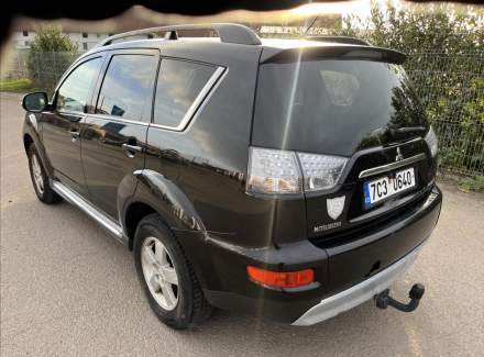 Mitsubishi - Outlander