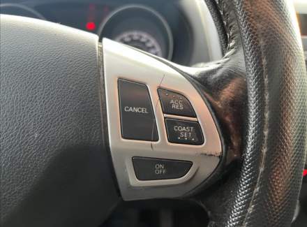 Mitsubishi - Outlander